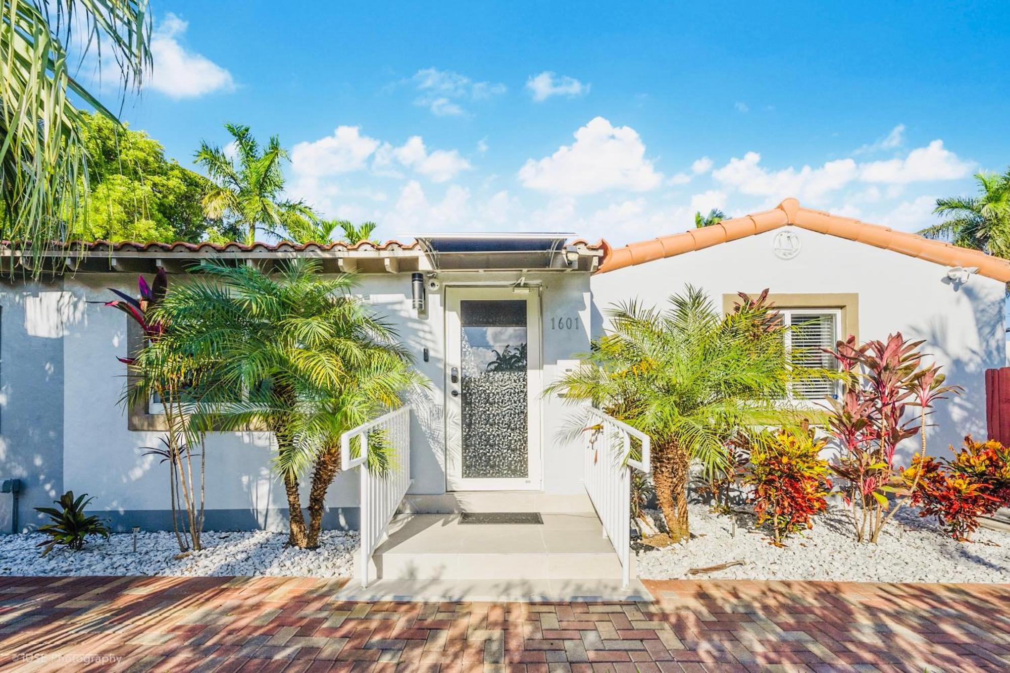 Coastal Paradise 7 Min To Beach With Game Room Mini Golf And Heated Pool Hollywood Luaran gambar